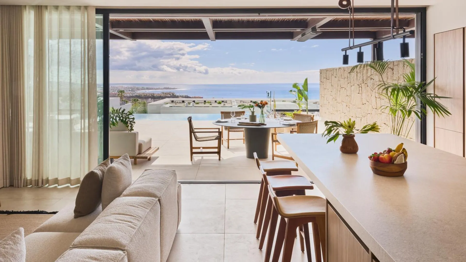 אדחה Royal Hideaway Corales Villas 5*,