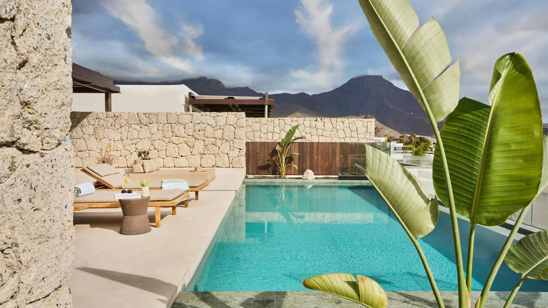 מלון אדחה Royal Hideaway Corales Villas